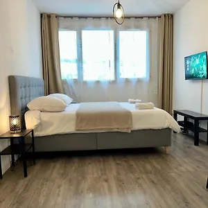 https://studio-grenoble-gare-gem-place-parking-gratuit.hotels-rhonealpes.com